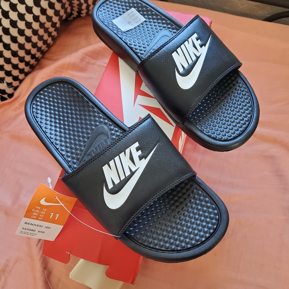 Nike slides